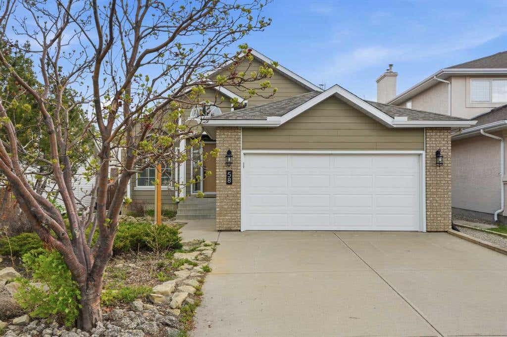 58 EDGEVALLEY CLOSE NW