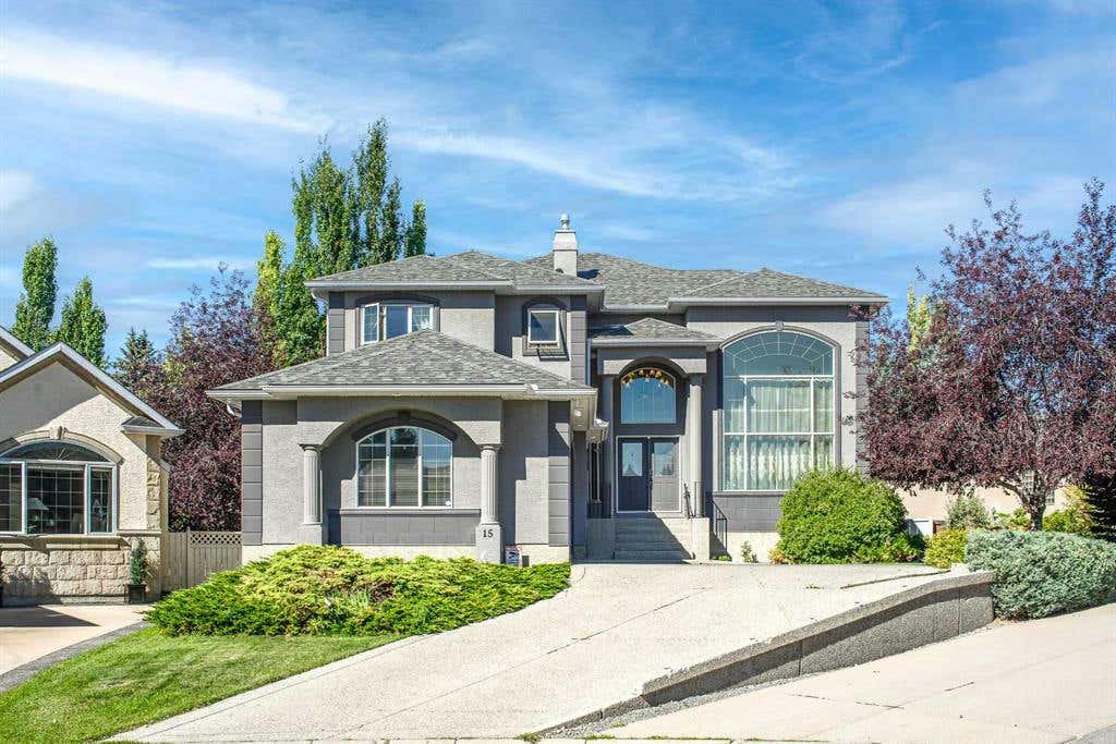 15 Canso Green SW, Calgary, AB T2W 3B1 House For Sale RE/MAX A2163296