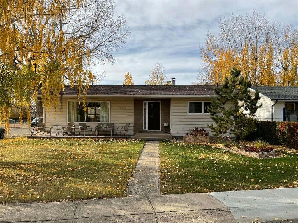 207 6A Avenue SE, Three Hills, AB T0M 2A0 House For Sale RE/MAX