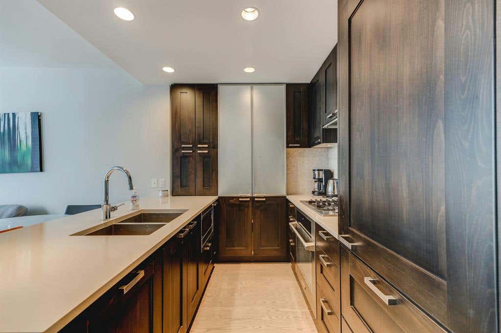 1924, 222 riverfront Avenue SW, Calgary, AB T2P 0X2 Condo For Sale RE