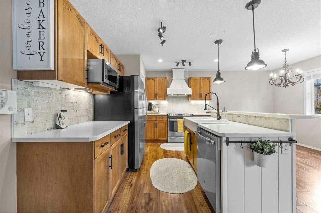 139 Cimarron Drive, Okotoks, AB T1S 2P2 House For Sale RE/MAX A2169611