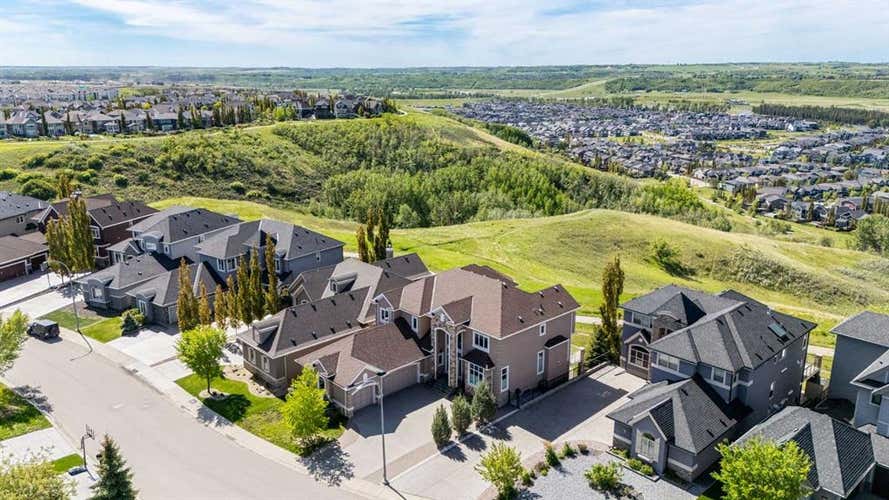 80 Cranarch Heights SE