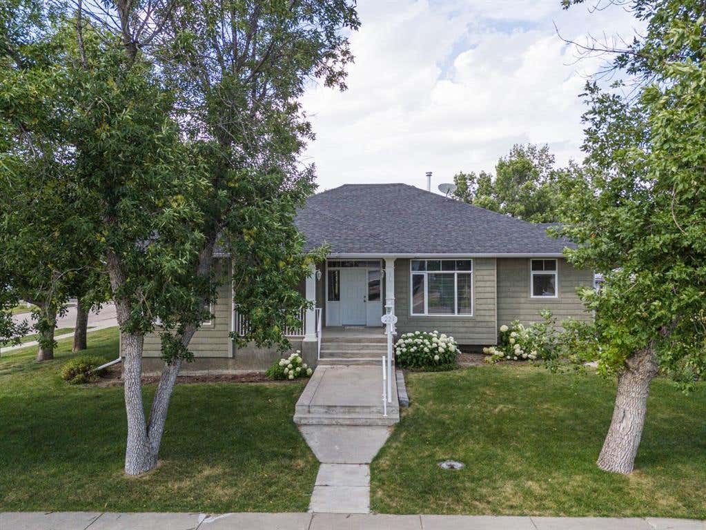 224 52 AVENUE W