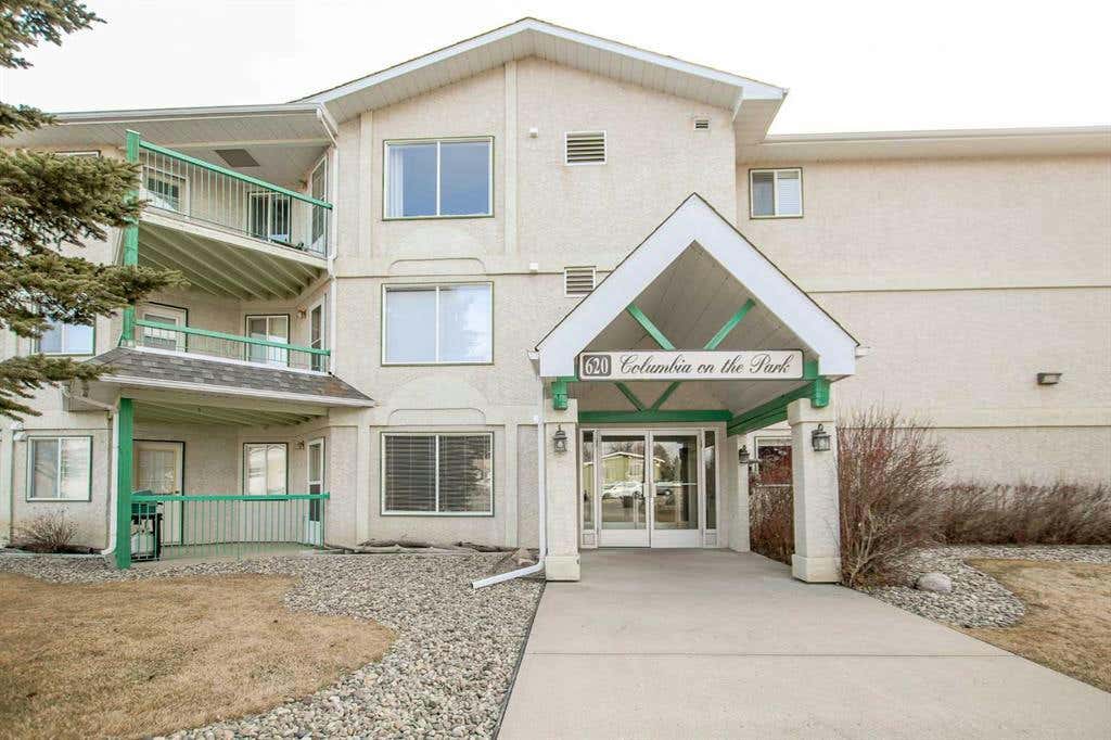 208, 620 Columbia Boulevard W, Lethbridge, AB T1K 7A8 Condo For Sale