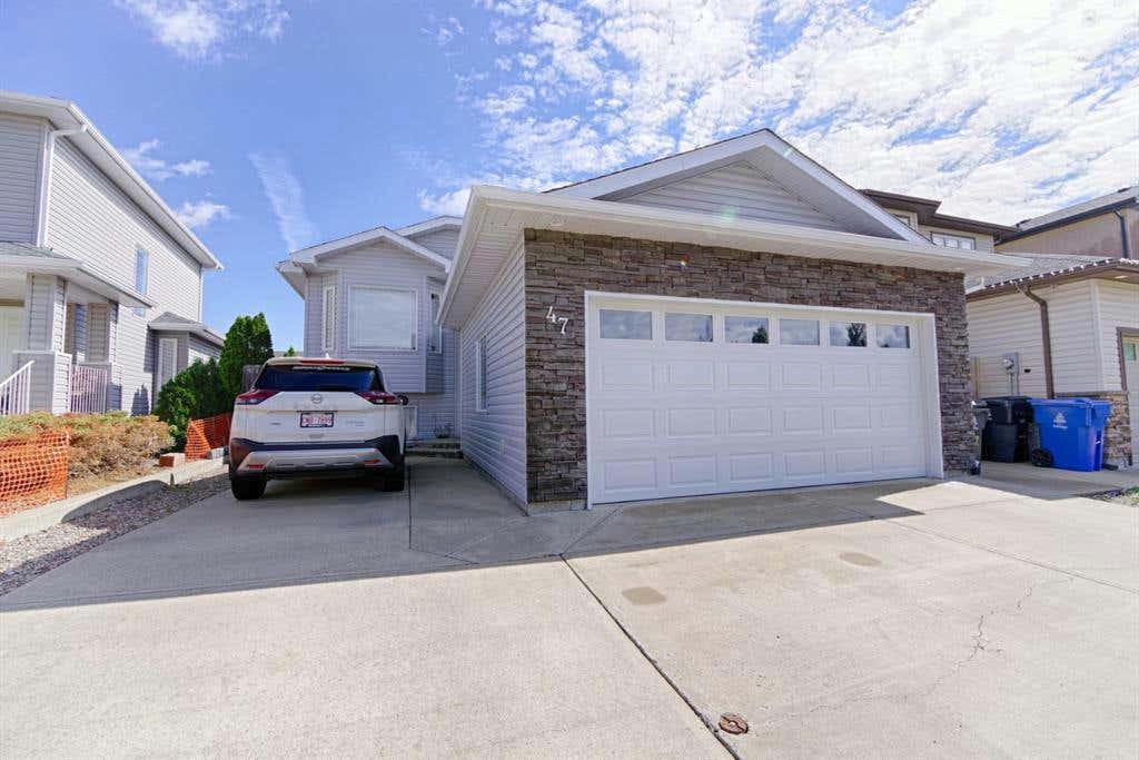 47 Fairmont Court S, Lethbridge, AB T1K 7R3 House For Sale RE/MAX