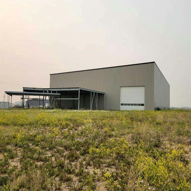 6715 66 Street, Lloydminster, AB T9V 3R7 Commercial Real Estate For