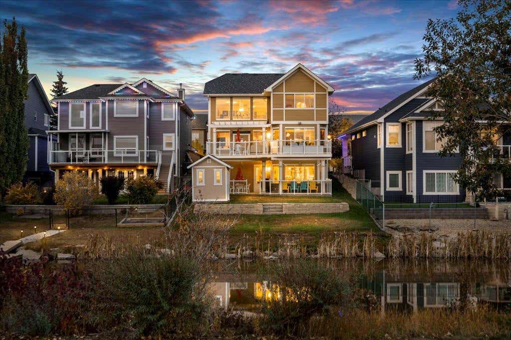 935 BAYSIDE DRIVE SW