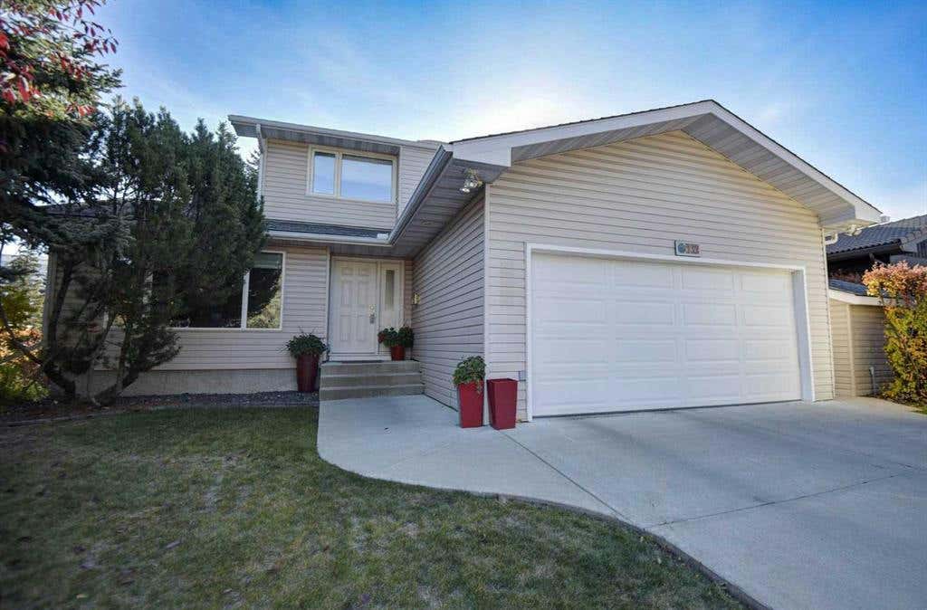 132 Varsity Estates Place NW, Calgary, AB T3B 3B6 House For Sale RE