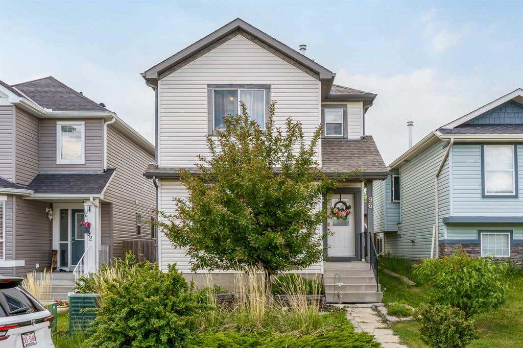 96 Everridge Way SW, Calgary, AB T2Y 4S9 House For Sale | RE