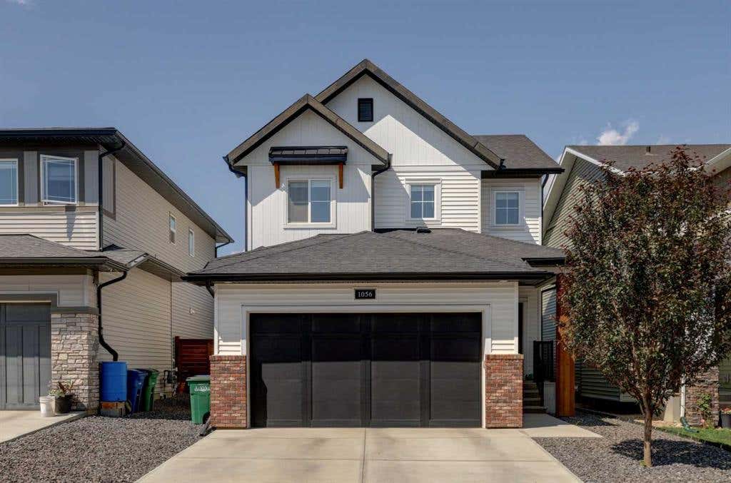 1056 Chinook Gate Heath SW, Airdrie, AB T4B 5C9 House For Sale | RE/MAX ...