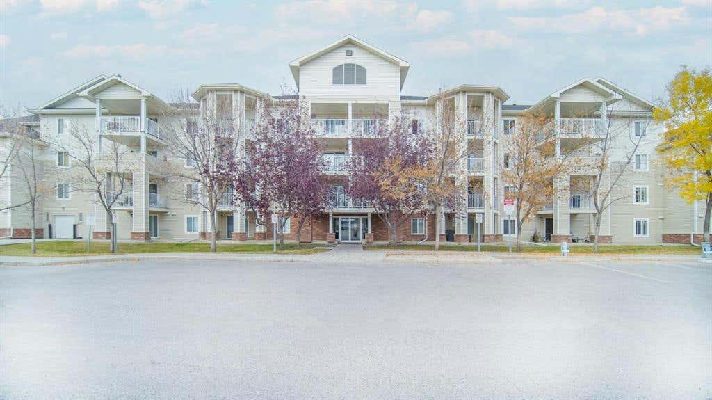 1309, 17 Country Village Bay NE, Calgary, AB T3K 5Z3 Condo For Sale