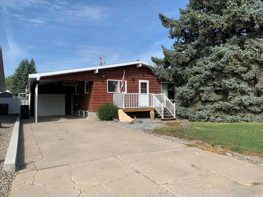 5120 2 Street, Coalhurst, AB T0L 0V0 House For Sale RE/MAX A2164684