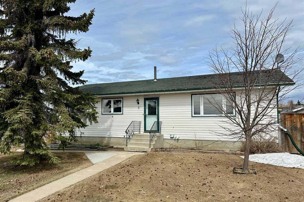 8 ISBISTER AVENUE