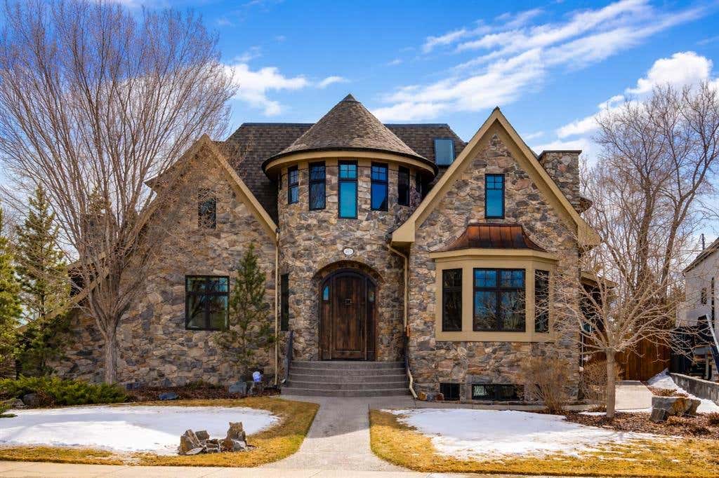 623 MADISON AVENUE SW