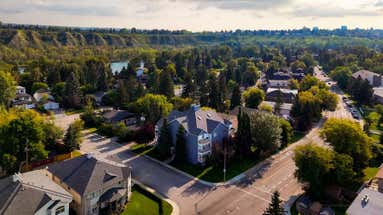 303-6148 Bowness Road NW