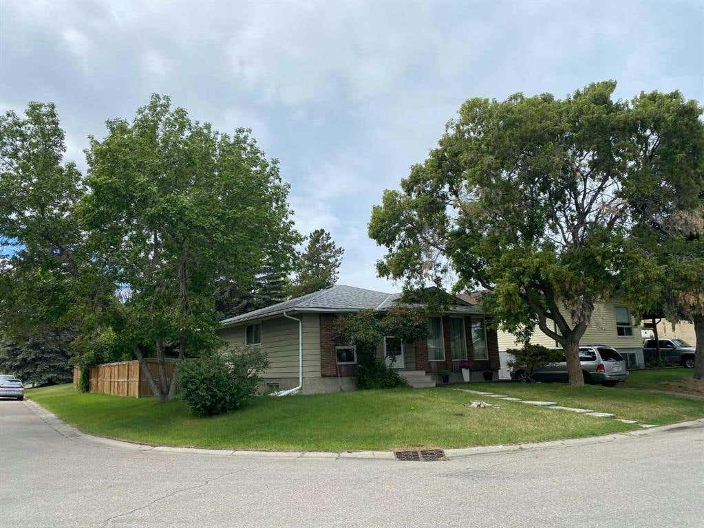 947 Lysander Drive SE, Calgary, AB T2C 1S2 House For Sale RE/MAX