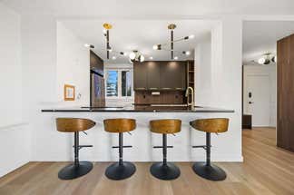 401-3204 Rideau Place SW