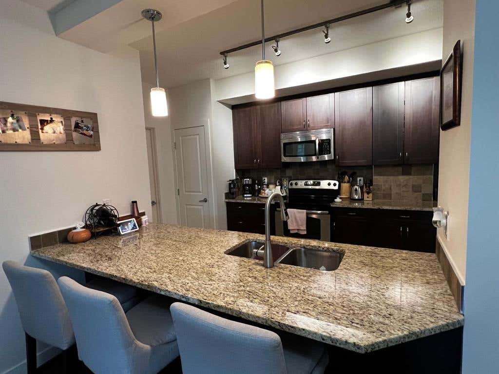 mamaAQ白301 Qomolangma Bathroom Faucets for Sink 3 Hole, 8 inch