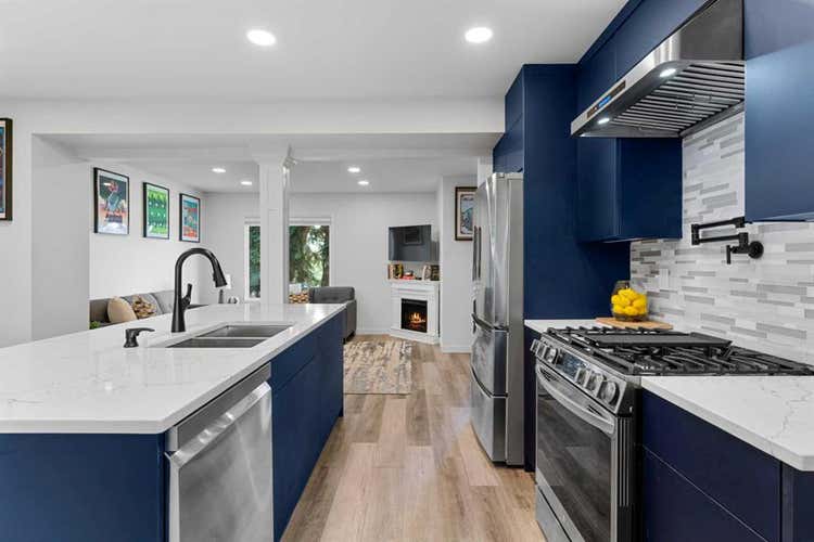 202, 9803 24 Street SW