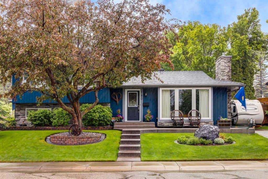180 PARKRIDGE PLACE SE, CALGARY, AB T2J 4V9, photo 1