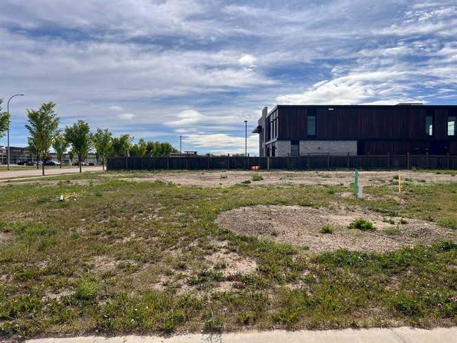 6625 & 6629 105A Street