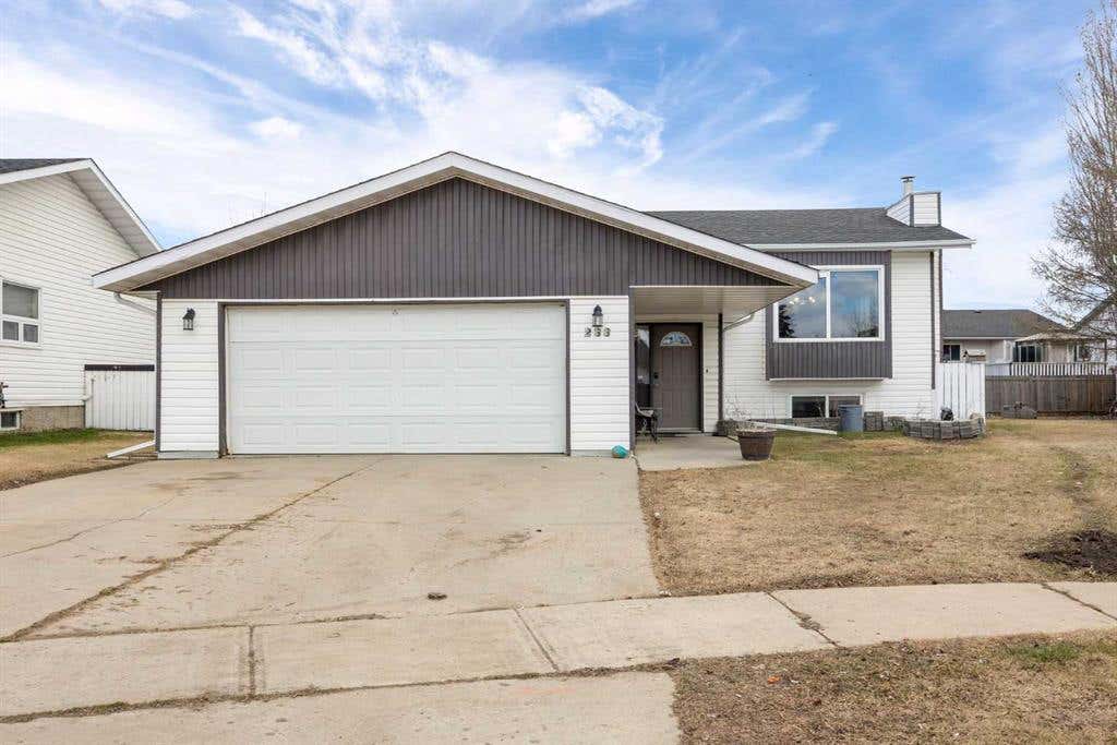 233 BACON PLACE