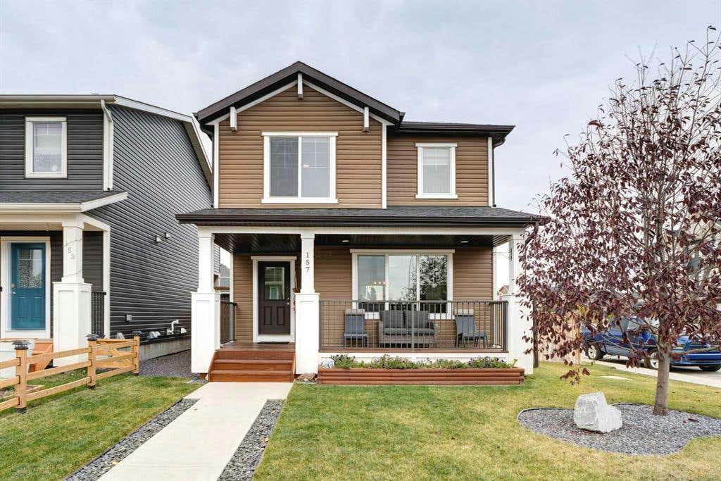 157 Fireside Circle, Cochrane, AB T4C 0X4 House For Sale RE/MAX