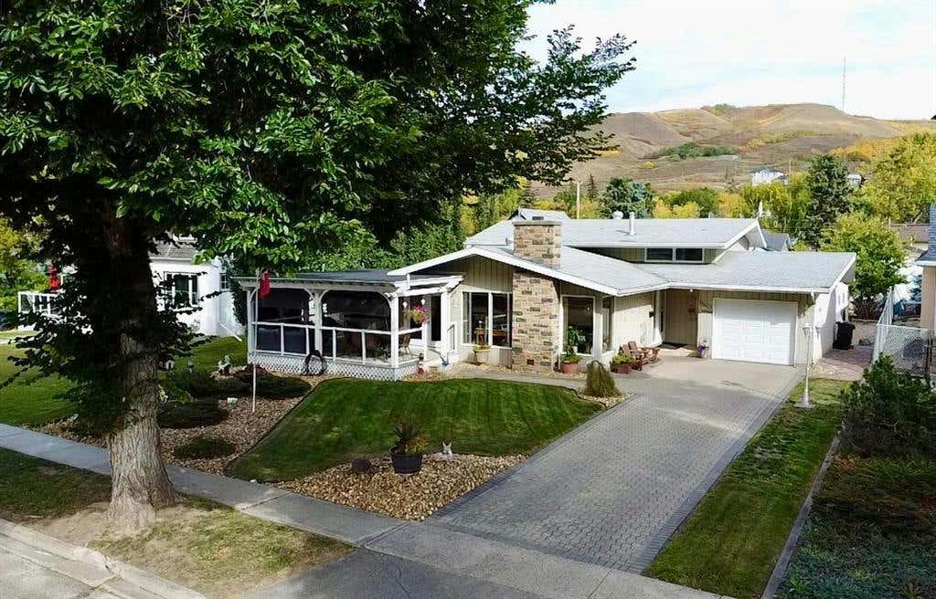 10603 99 Street, Peace River, AB T8S 1M3 House For Sale RE/MAX A2169009