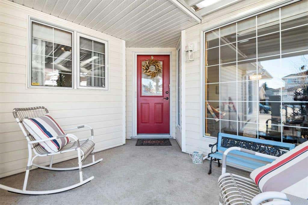 143 Andrews Close, Red Deer, AB T4R 2P8 Duplex For Sale RE/MAX A2173594