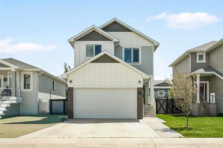 244 Northlander Bend W