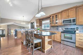 218 Allan Crescent SE