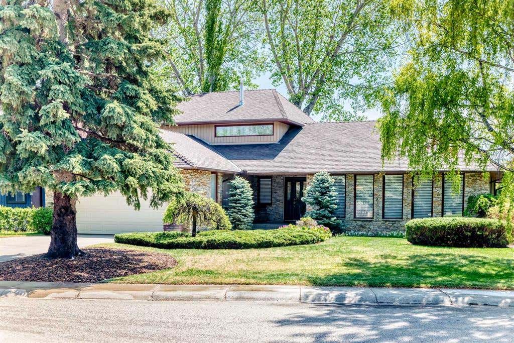 123 VARSITY ESTATES GROVE NW