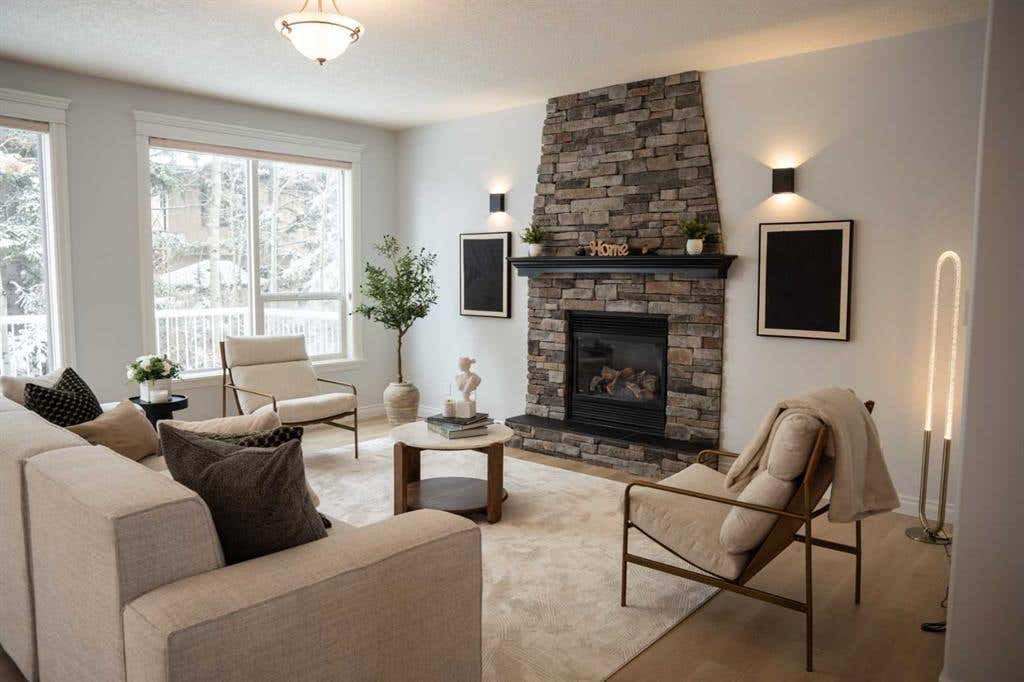 3 STRATHRIDGE BAY SW