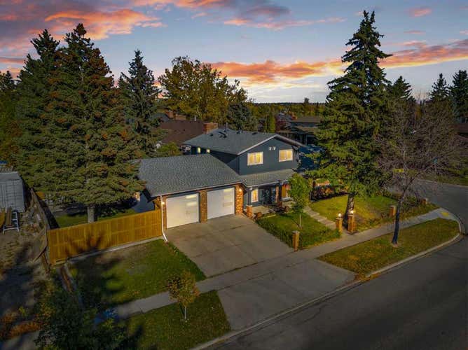 263 Silvergrove Place NW