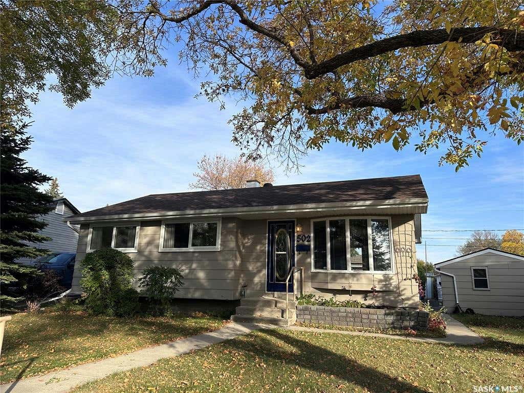 502 McLeod AVENUE, Estevan, SK S4A 0B1 House For Sale RE/MAX SK985685