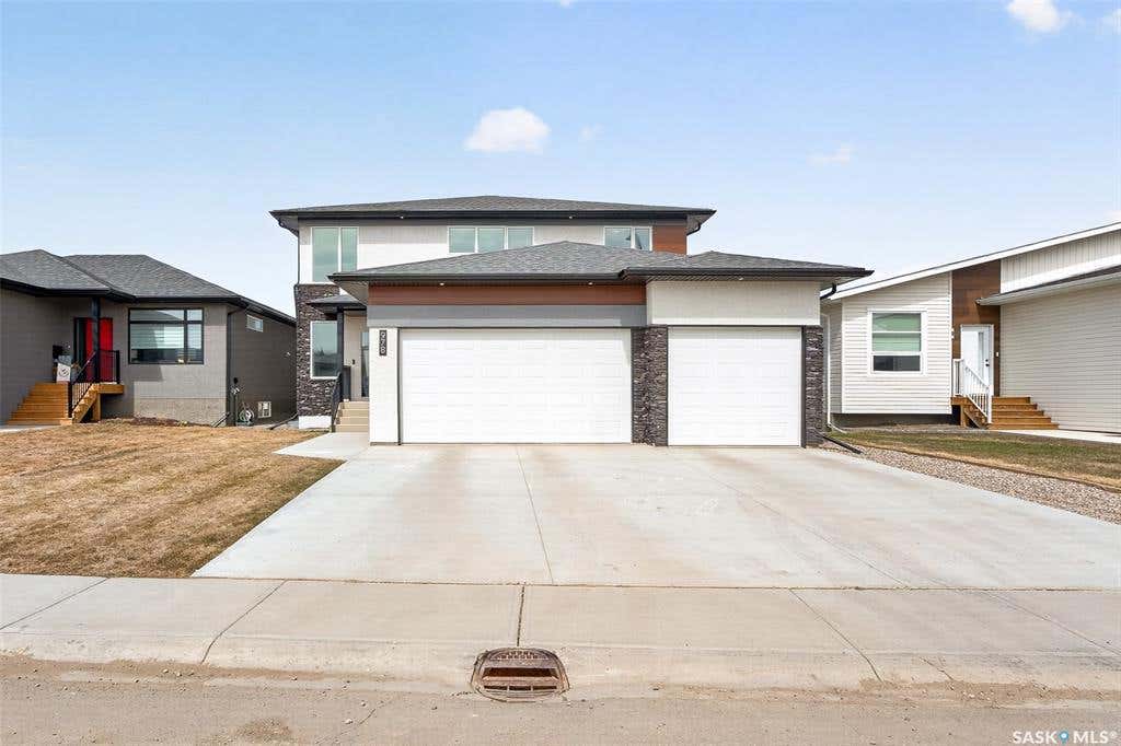 978 MAPLEWOOD DRIVE