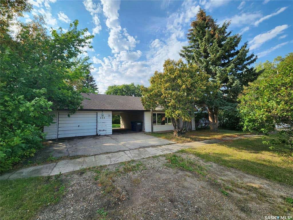 404 DESMOND STREET, Grenfell, SK S0G 2B0 House For Sale RE/MAX SK983535