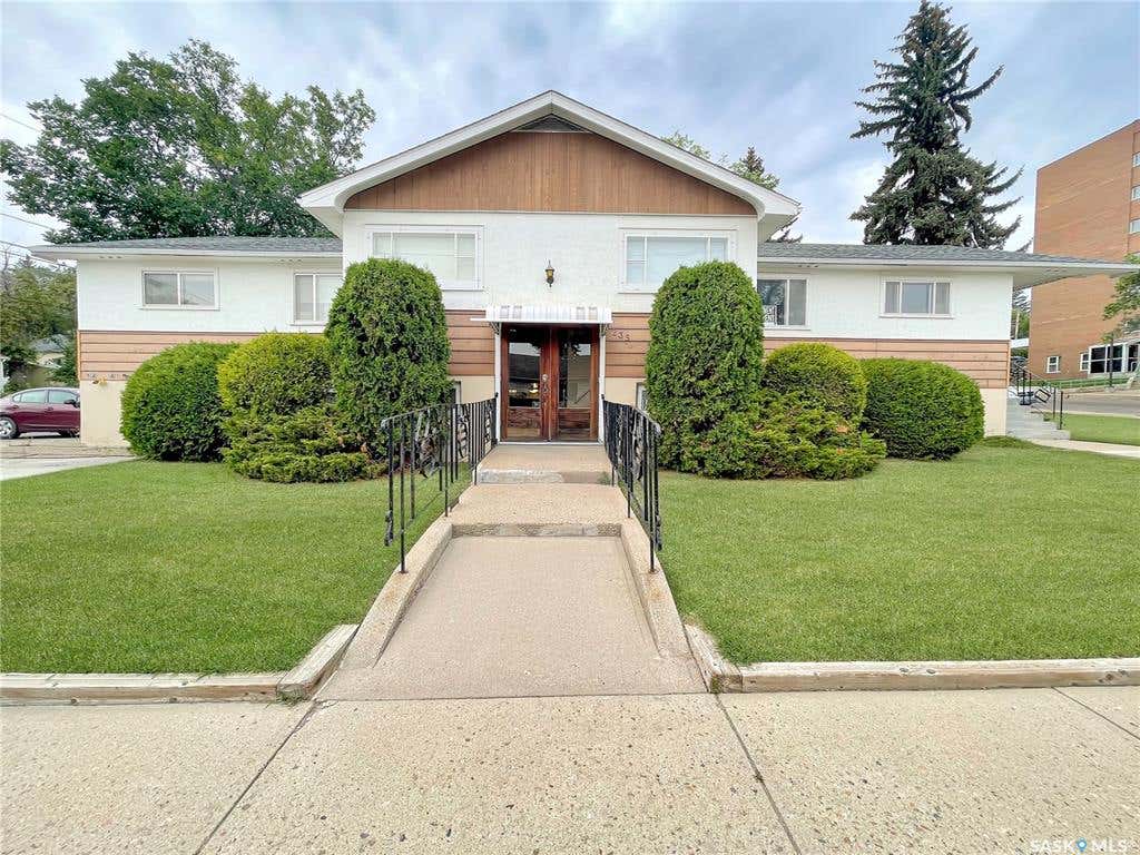 235 Sidney STREET, Swift Current, SK S9H 1T4 Duplex For Sale RE/MAX