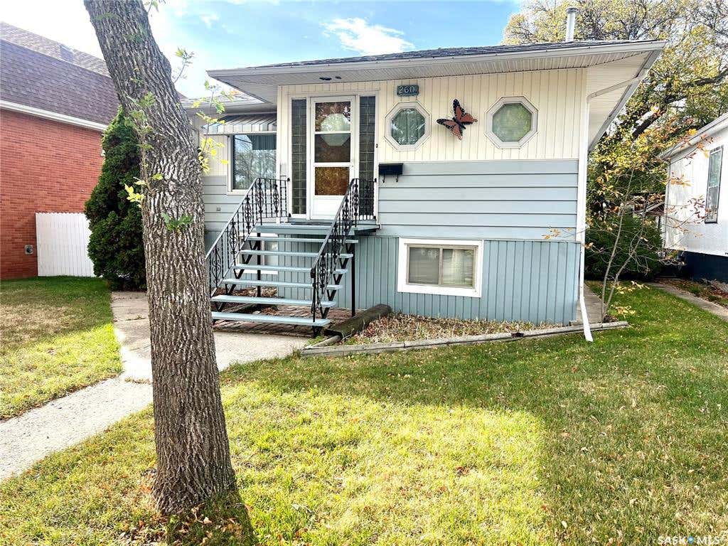 260 3rd AVENUE, Swift Current, SK S9H 0S1 House For Sale RE/MAX