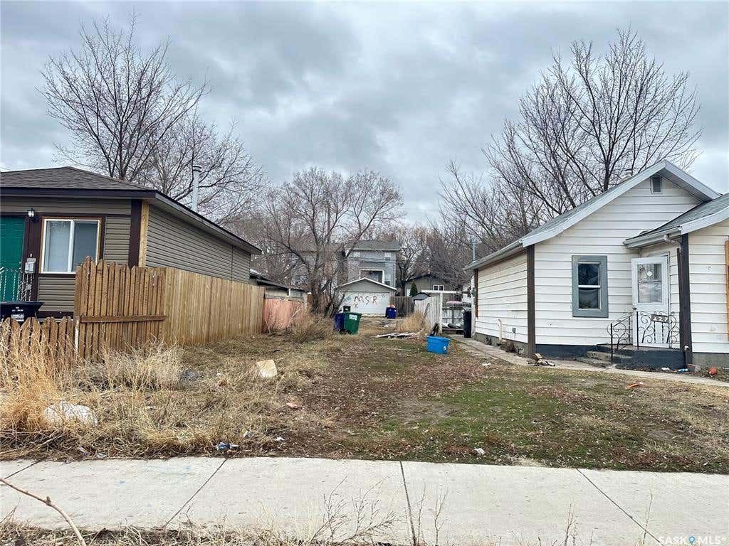 129 M AVENUE S