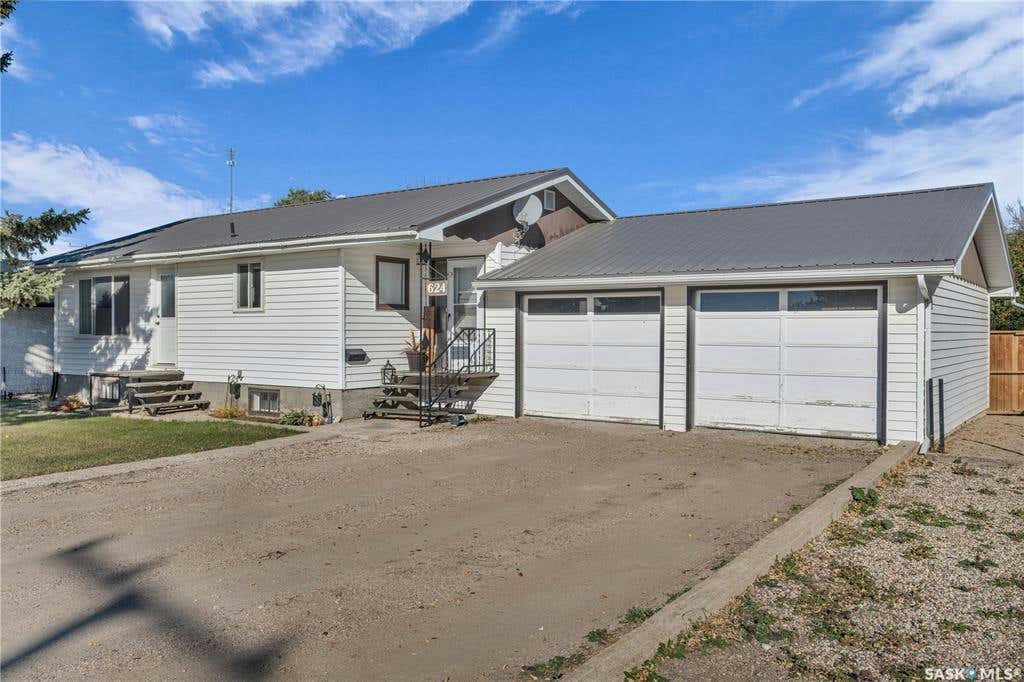 624 Alexandria AVENUE, Bethune, SK S0G 0H0 House For Sale RE/MAX