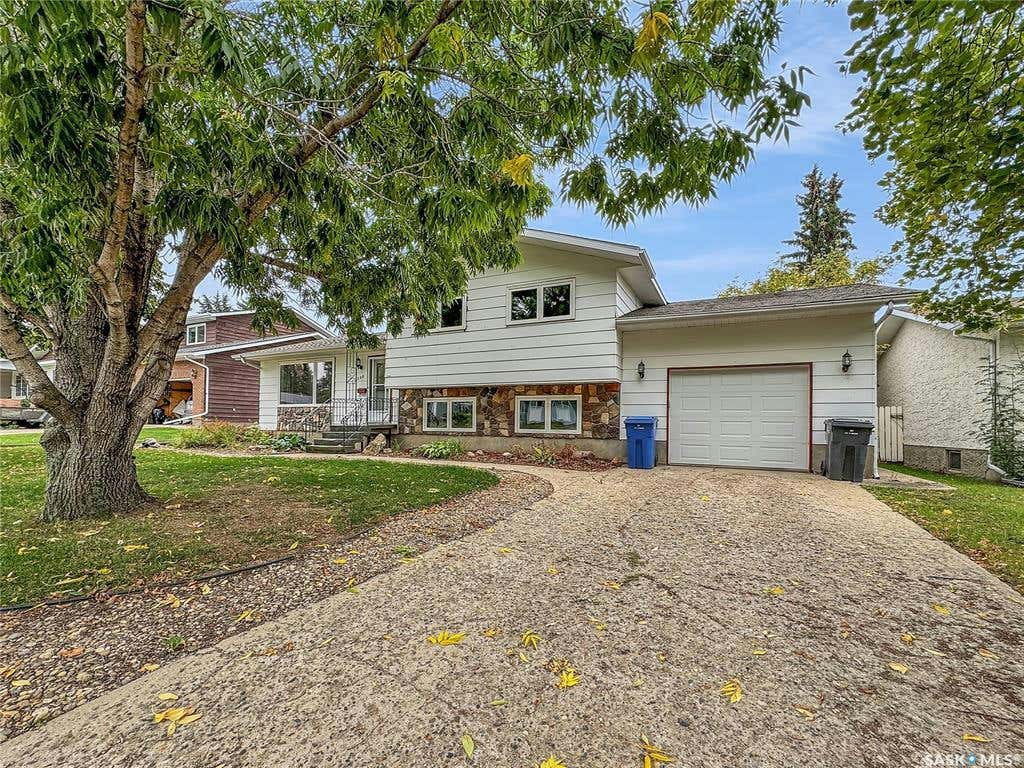 2228 Douglas Ave  