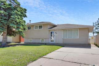 1311 Athabasca STREET W