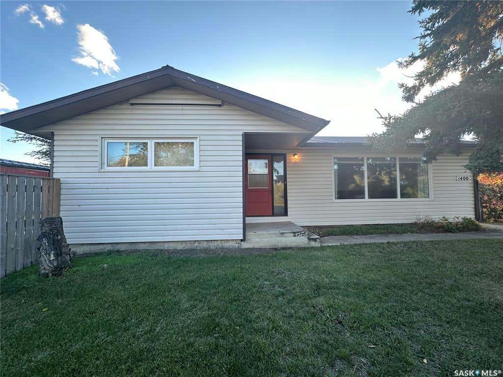 1400/02 1st AVENUE, Edam, SK S0M 0V0 House For Sale RE/MAX SK985100
