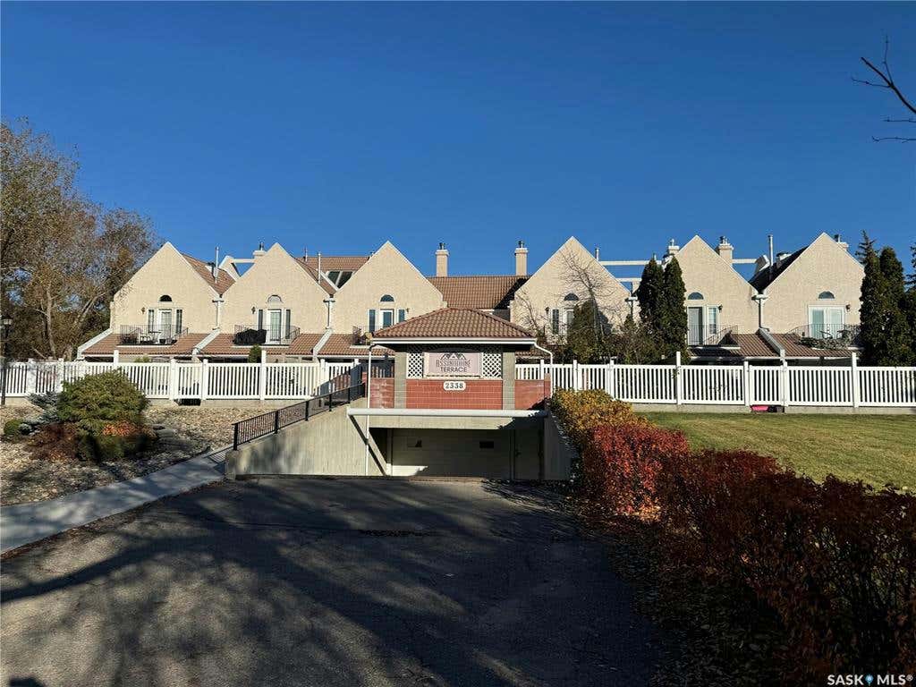 26 2338 Assiniboine E AVENUE, Regina, SK S4V 2G2 À vendre RE/MAX