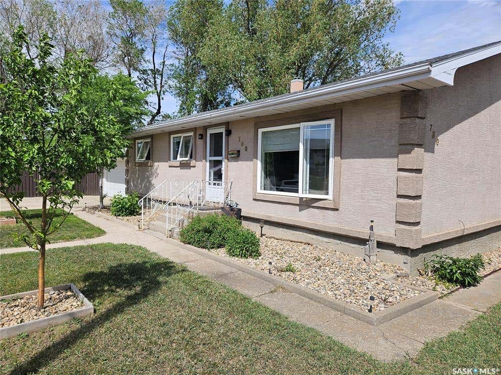 780 Keith STREET, Moose Jaw, SK S6H 5R2 À vendre | RE/MAX | SK007898