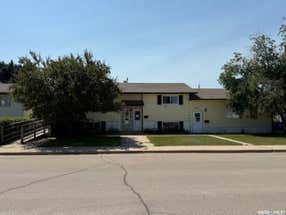 345/349 3rd AVENUE W