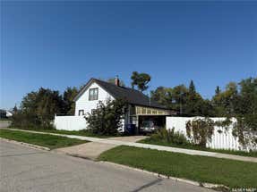 223 5th STREET W