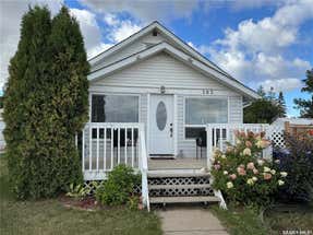 102 5th AVENUE W