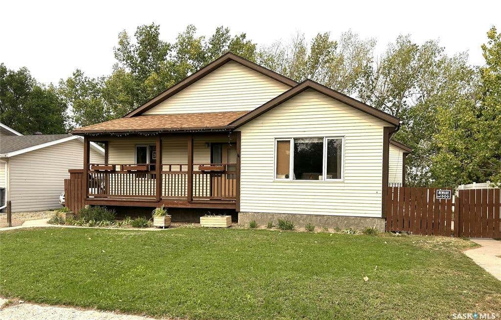 319 Barsness BAY, Richmound, SK S0N 2E0 House For Sale RE/MAX SK983294